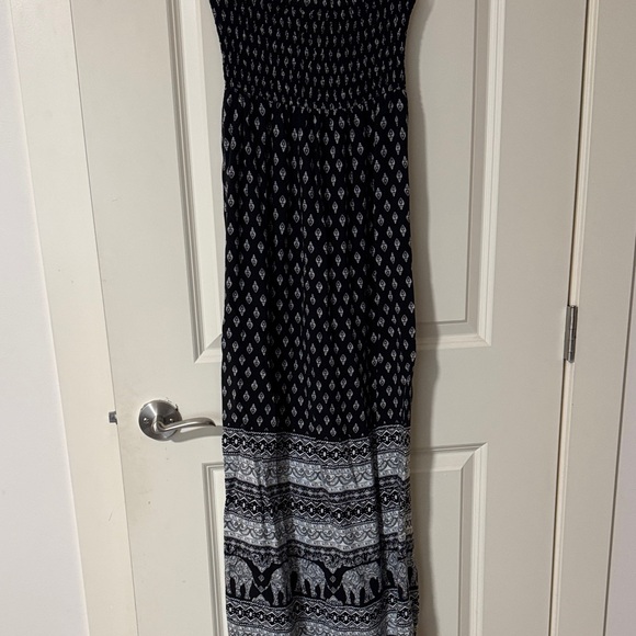 Denver Hayes Black and White Patterned Maxi Dress - Picture 4 of 5